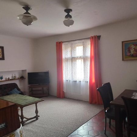 Apartman Menany Exterior photo