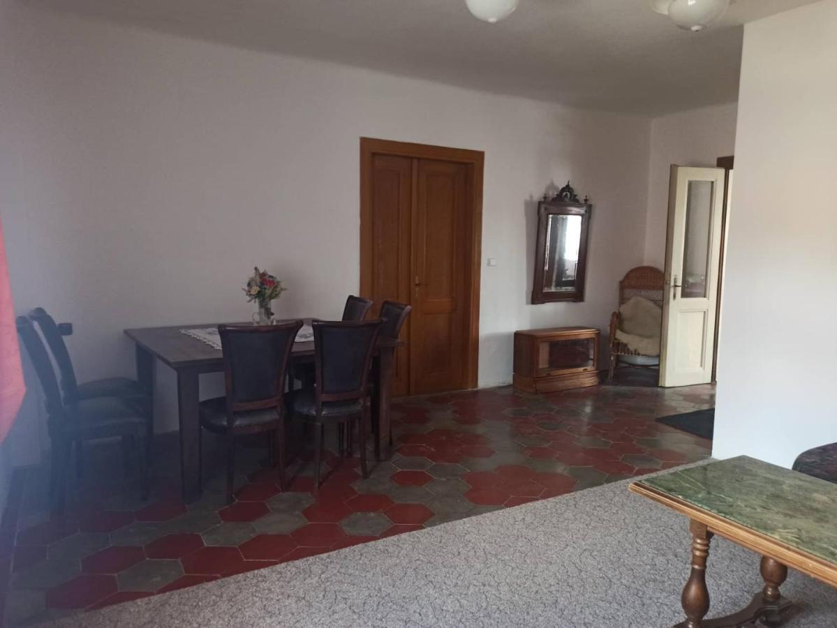 Apartman Menany Exterior photo